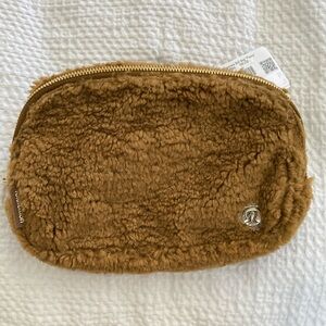 NWT lululemon Everywhere Belt Bag Fleece